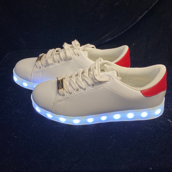 Light up sneakers - Picture 4 of 9